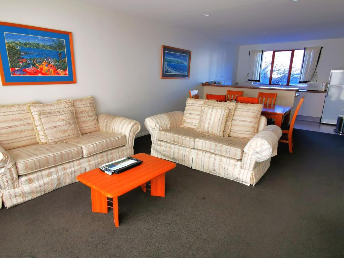 Les Troupes Apartments Akaroa Extérieur photo